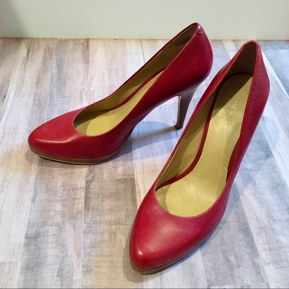 Nine West red high heels - Picture 2 of 4